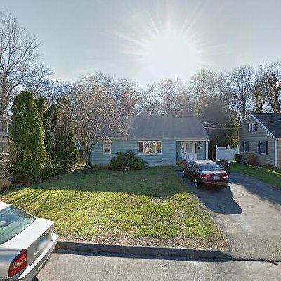 48 Sleepy Hollow Ln, Stamford, CT 06907