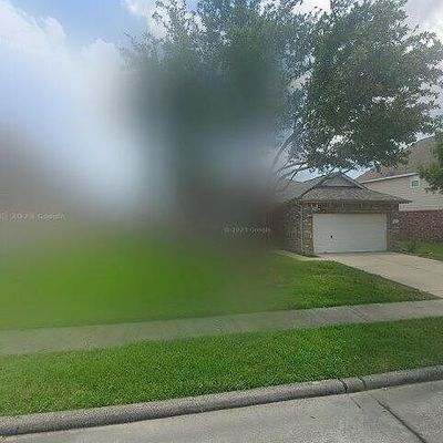 4810 Shale Dr, Baytown, TX 77521