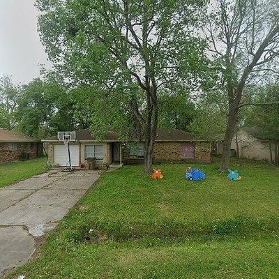 4912 31 St St, Dickinson, TX 77539