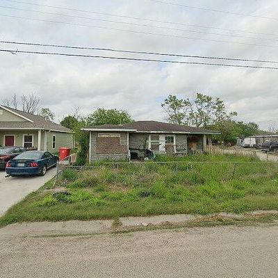 501 Dakota St Moore St, Robstown, TX 78380