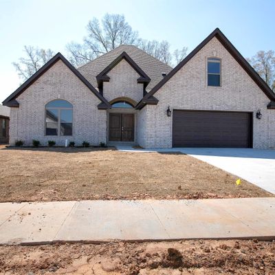 68 Lucia Ln, Maumelle, AR 72113