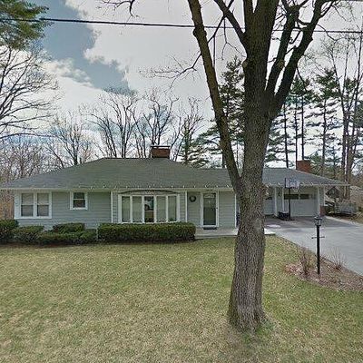 69 Woodlawn Ave, Auburn, ME 04210