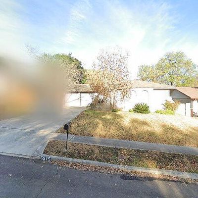 6915 N Forest Crest St, San Antonio, TX 78240