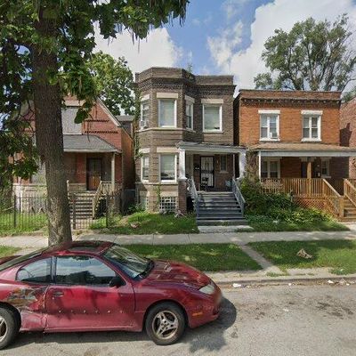 7048 S Eberhart Ave, Chicago, IL 60637