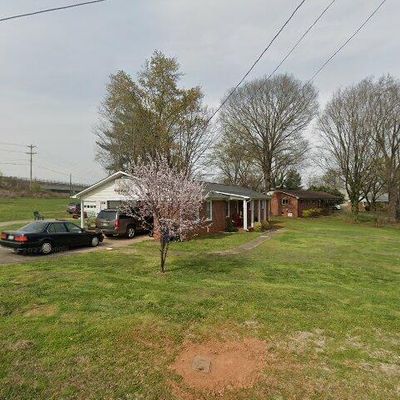 711 N Carolina Ave, Statesville, NC 28677