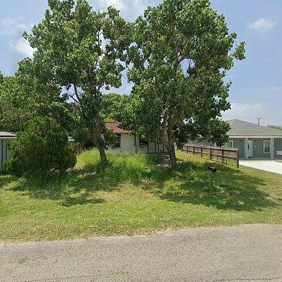 712 S Whitney St, Aransas Pass, TX 78336