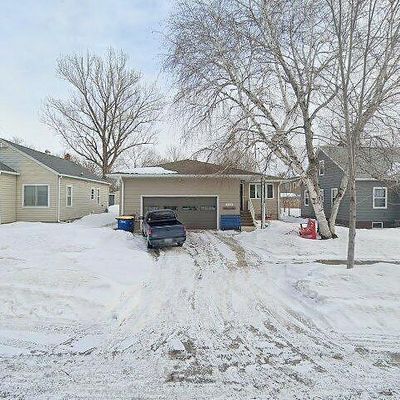 713 4 Th Ave Sw, Jamestown, ND 58401