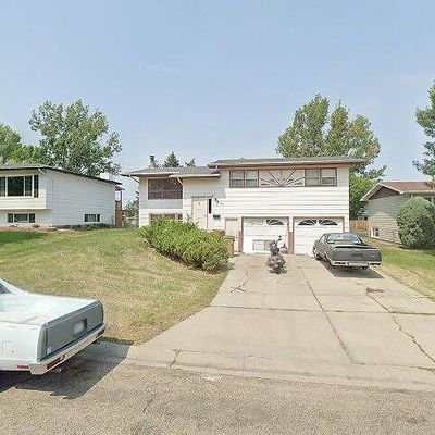 624 25 Th Ave Nw, Minot, ND 58703