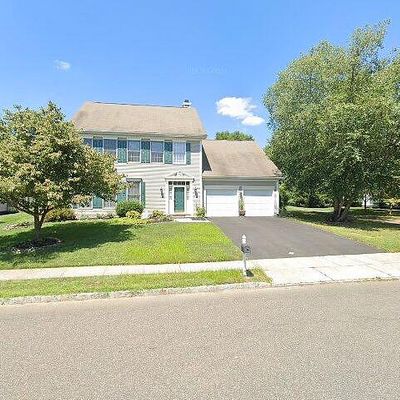 81 Chicory Ln, Pennington, NJ 08534