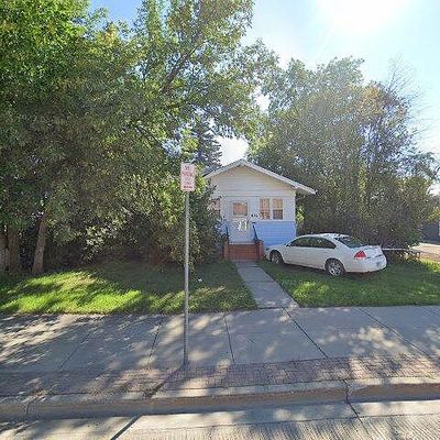 812 Hill Ave, Grafton, ND 58237