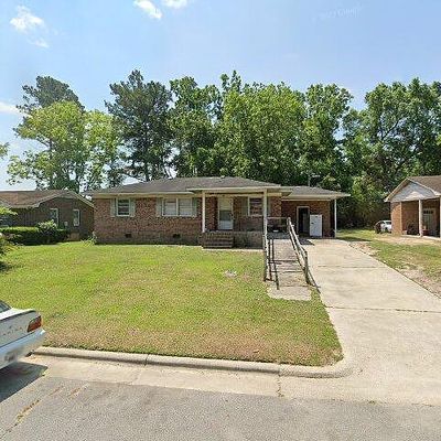 837 Pinewood Dr, Whiteville, NC 28472