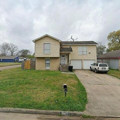 8703 Valley Flag Dr, Houston, TX 77078