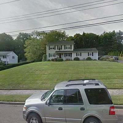 9 Honeycomb Ln, North Haven, CT 06473