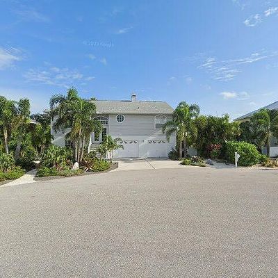 9 Palm Harbor Dr, Holmes Beach, FL 34217