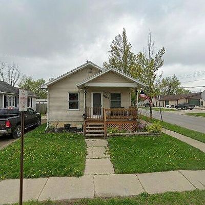 902 E Beecher St, Adrian, MI 49221