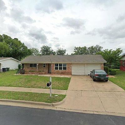 725 Willow St, Hurst, TX 76053