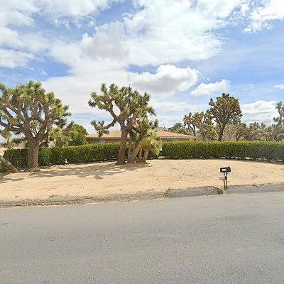 7411 Joshua Ln, Yucca Valley, CA 92284