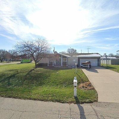 768 E Lilac Rd, Beloit, WI 53511