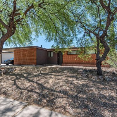 7916 E Winnepeg Dr, Tucson, AZ 85730