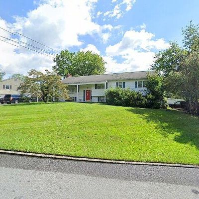 8 Coach Ln, Newburgh, NY 12550