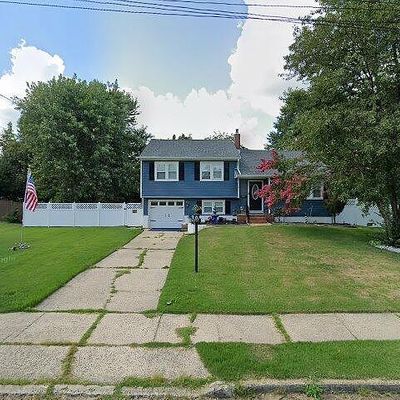 8 Harmon Rd, Mount Holly, NJ 08060