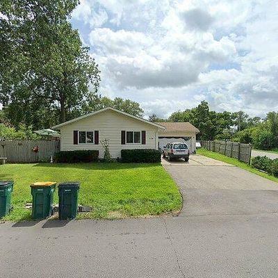 W1058 Pell Lake Dr, Genoa City, WI 53128