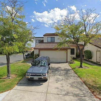 1 Aquamarine Ct, Hercules, CA 94547