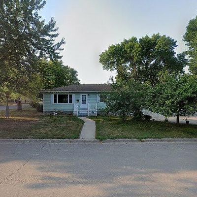 102 Deschepper St, Marshall, MN 56258