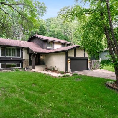 10286 Laurel Dr, Eden Prairie, MN 55347