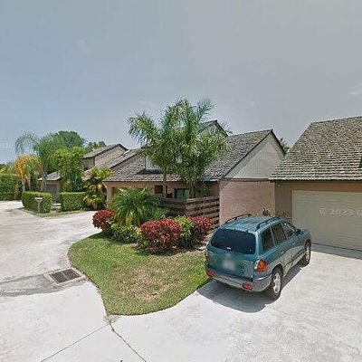 104 Beaumont Ln, Palm Beach Gardens, FL 33410