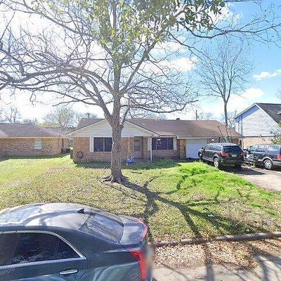 104 Oriole Ln, Angleton, TX 77515