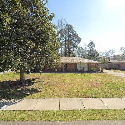 915 Sharon St, Denham Springs, LA 70726