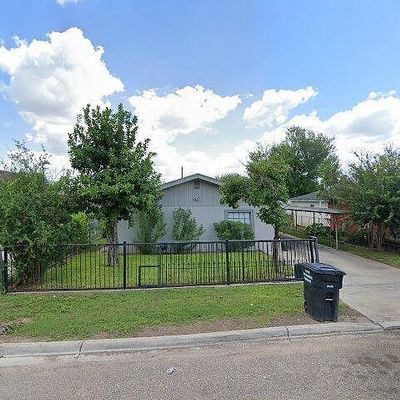 924 N Pine St, Alton, TX 78573