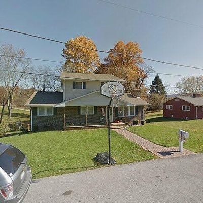 952 Middle Ave, Marion, VA 24354