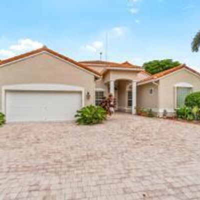 9747 Mantova Dr, Lake Worth, FL 33467