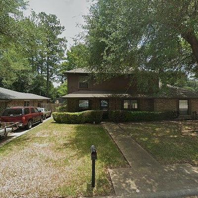 117 Elmwood St, Huntsville, TX 77320