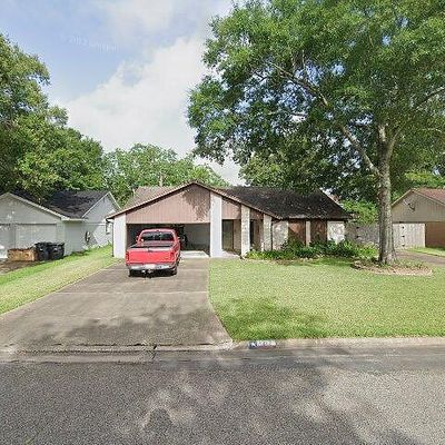 1212 Whitaker St, Alvin, TX 77511