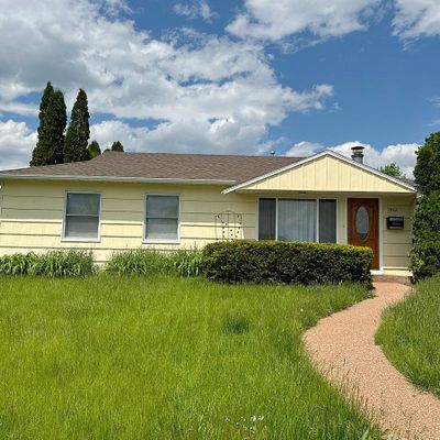 1042 Riverview Ave, Bismarck, ND 58504