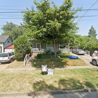 1079 N 1 St St, Woodburn, OR 97071