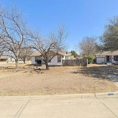 108 Bird Dr, Arlington, TX 76010