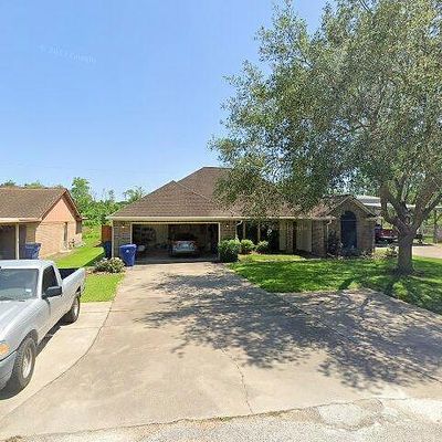 1419 Rev Swinney St, West Columbia, TX 77486