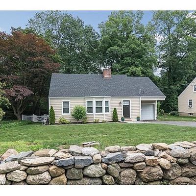 15 Koger Rd, Trumbull, CT 06611