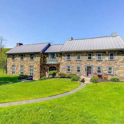 1525 Hollow Rd, Chester Springs, PA 19425