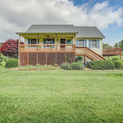 1302 Amber Dr, Johnson City, TN 37601