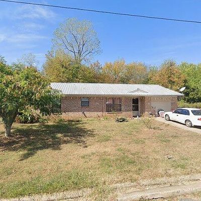 1309 N Lambert St, Hugo, OK 74743