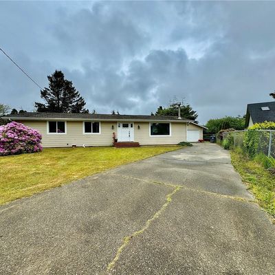 136 Davit Ct Nw, Ocean Shores, WA 98569