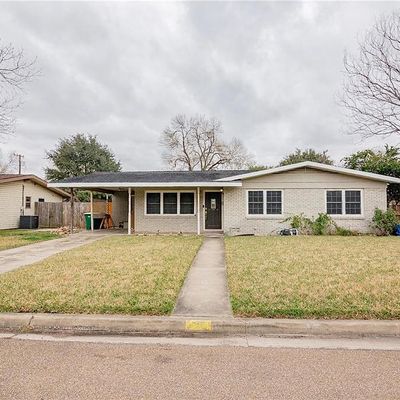 1712 E Mesquite Ln, Victoria, TX 77901