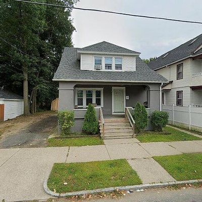 19 Hughes St, Springfield, MA 01108