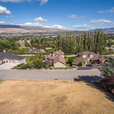 1912 Broadway Pl, Wenatchee, WA 98801