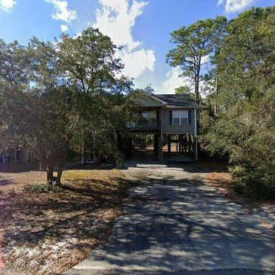 155 Nw 3 Rd St, Oak Island, NC 28465